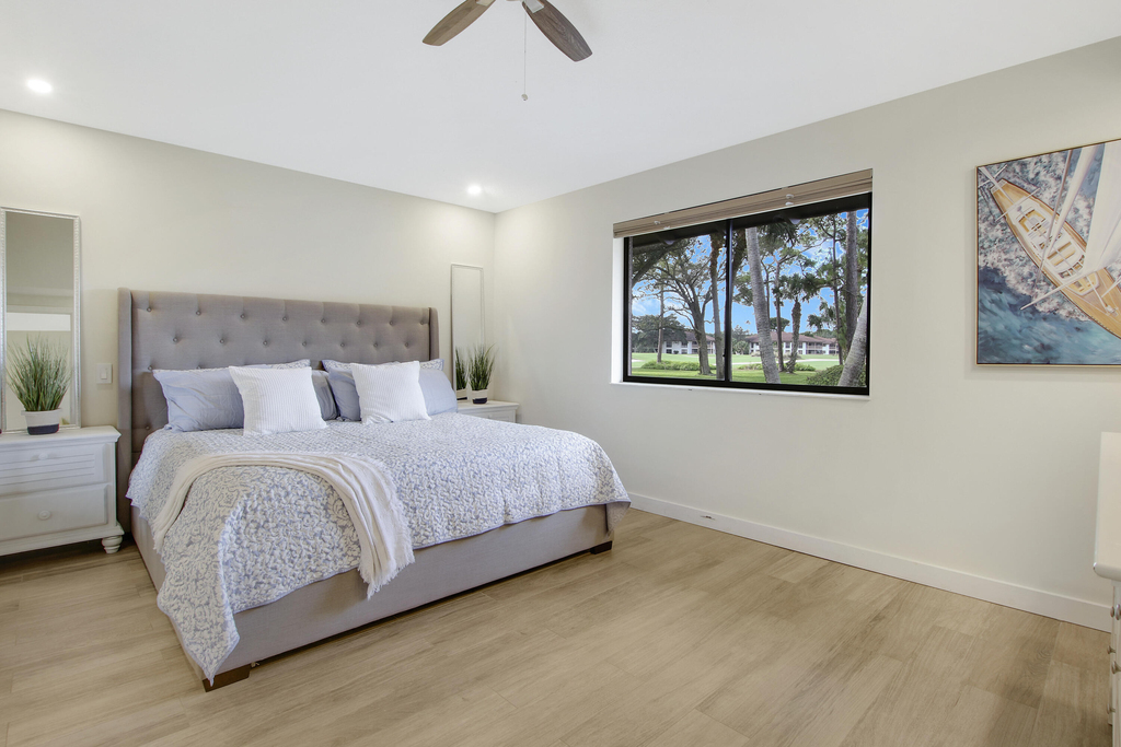 533 Club Drive - Photo 1