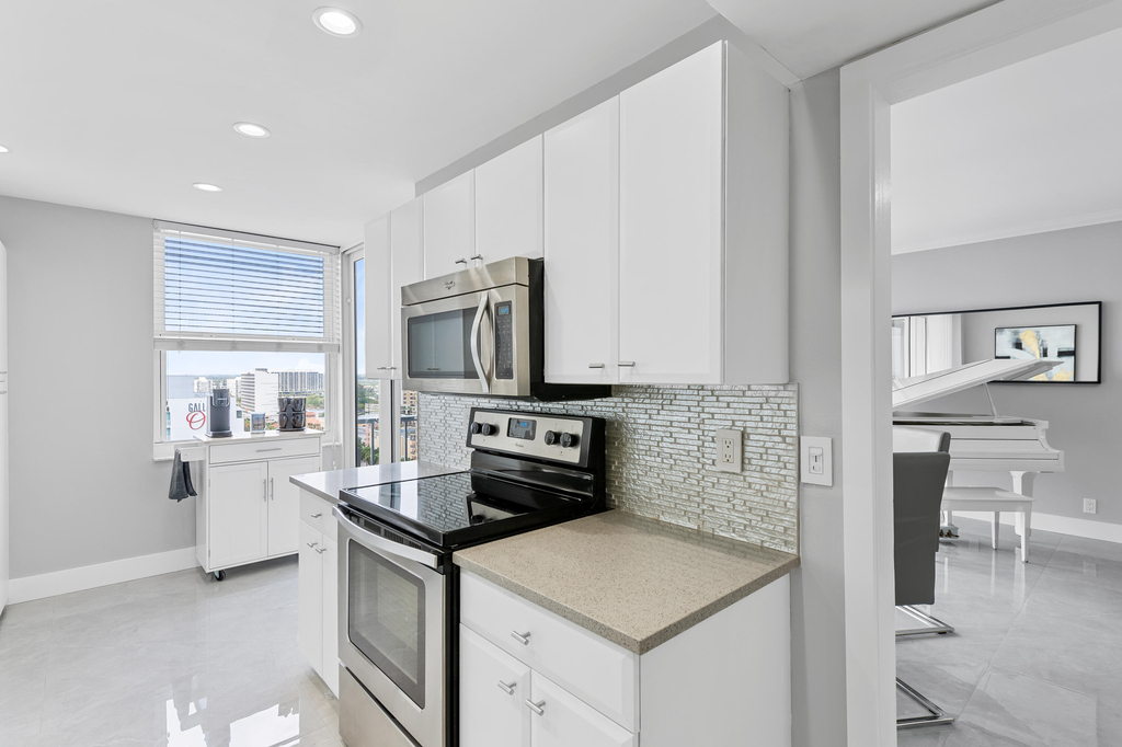 2800 E Sunrise Boulevard - Photo 20