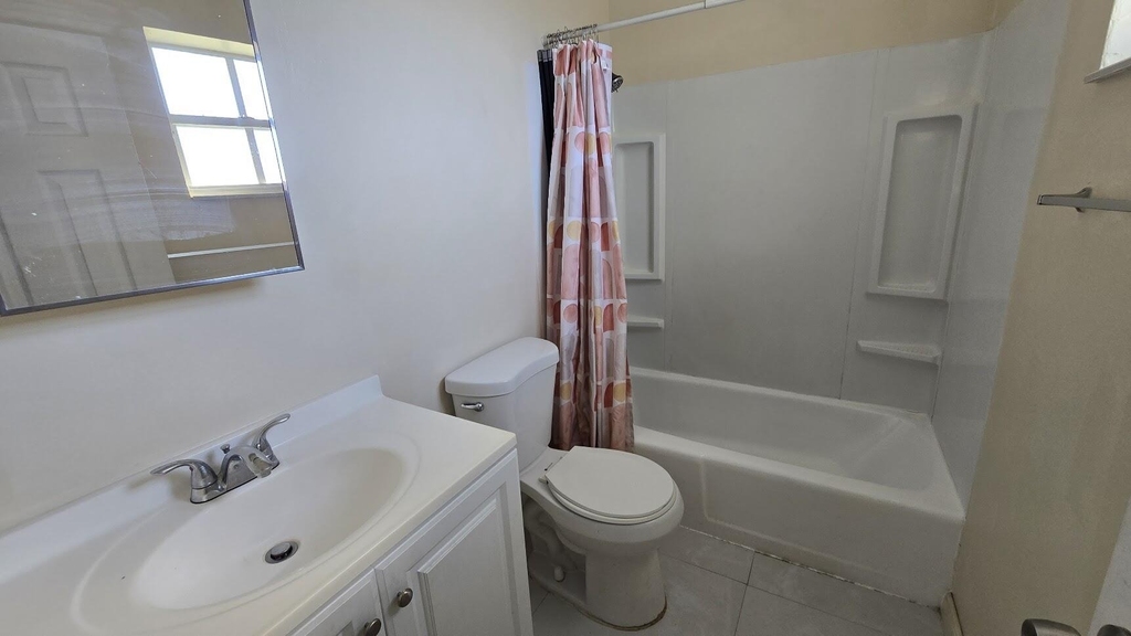 1290 Ne 142nd Street - Photo 4