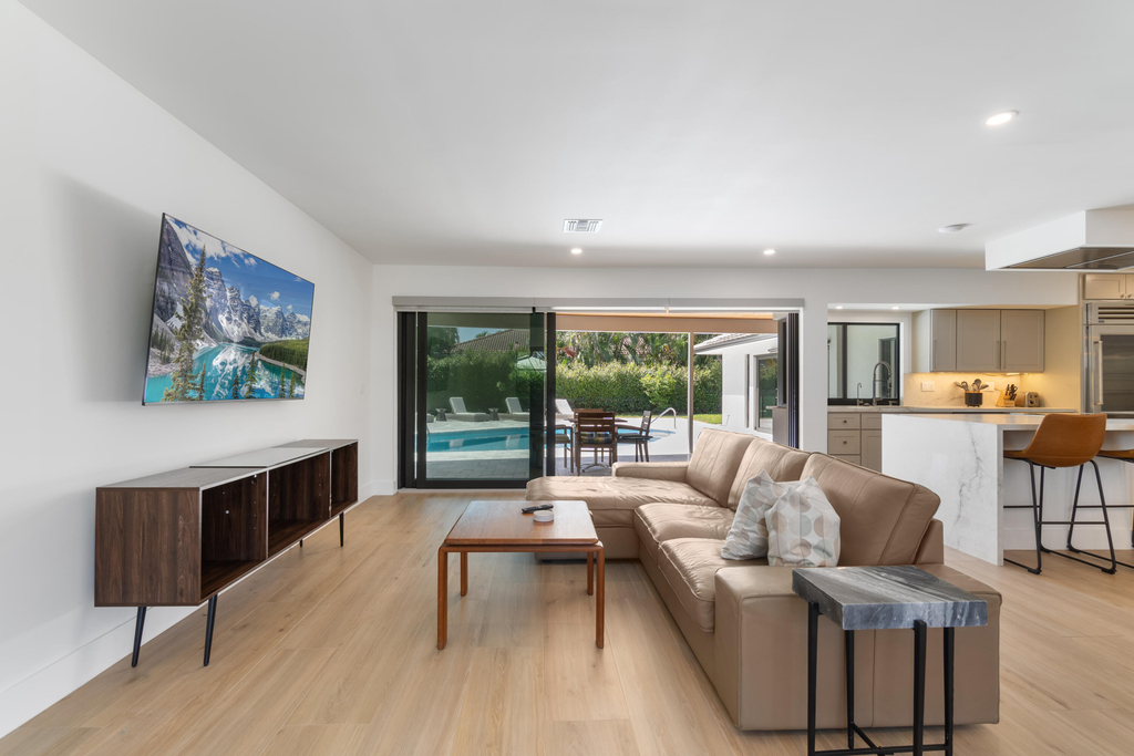 820 Canary Walk - Photo 2