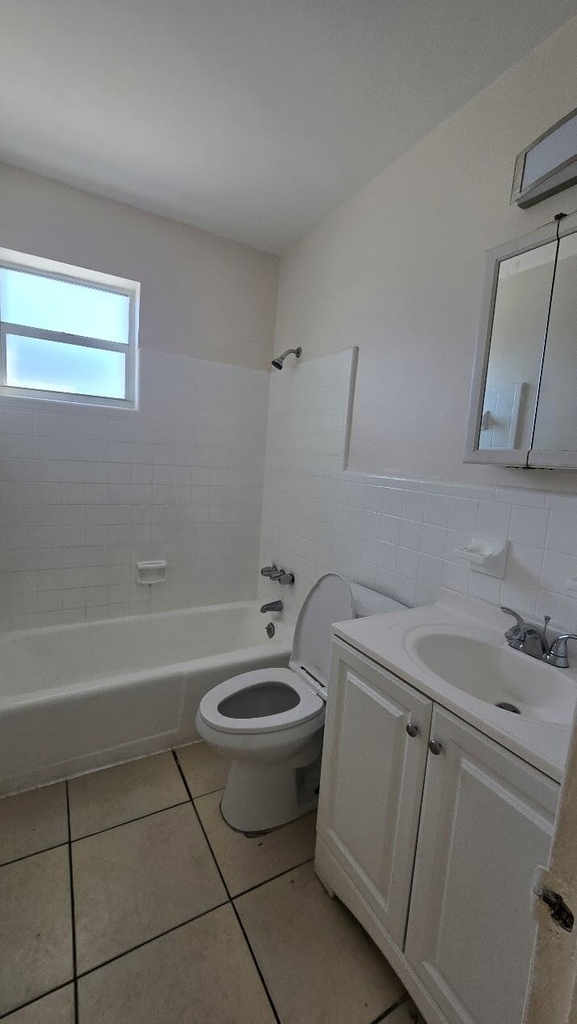 1290 Ne 142nd Street - Photo 3