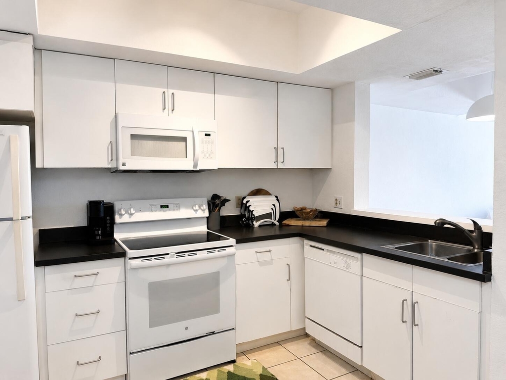 711 Sw 148th Avenue - Photo 5