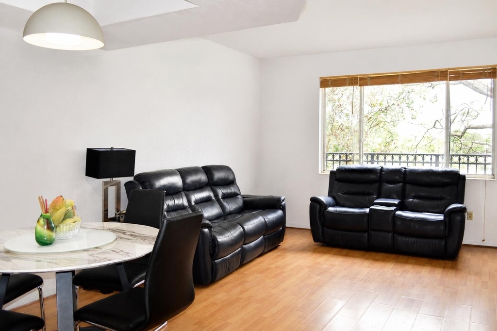 711 Sw 148th Avenue - Photo 3