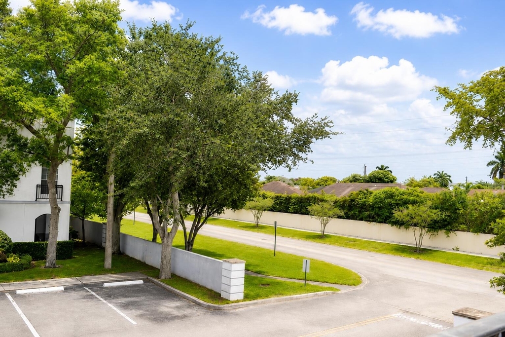 711 Sw 148th Avenue - Photo 11