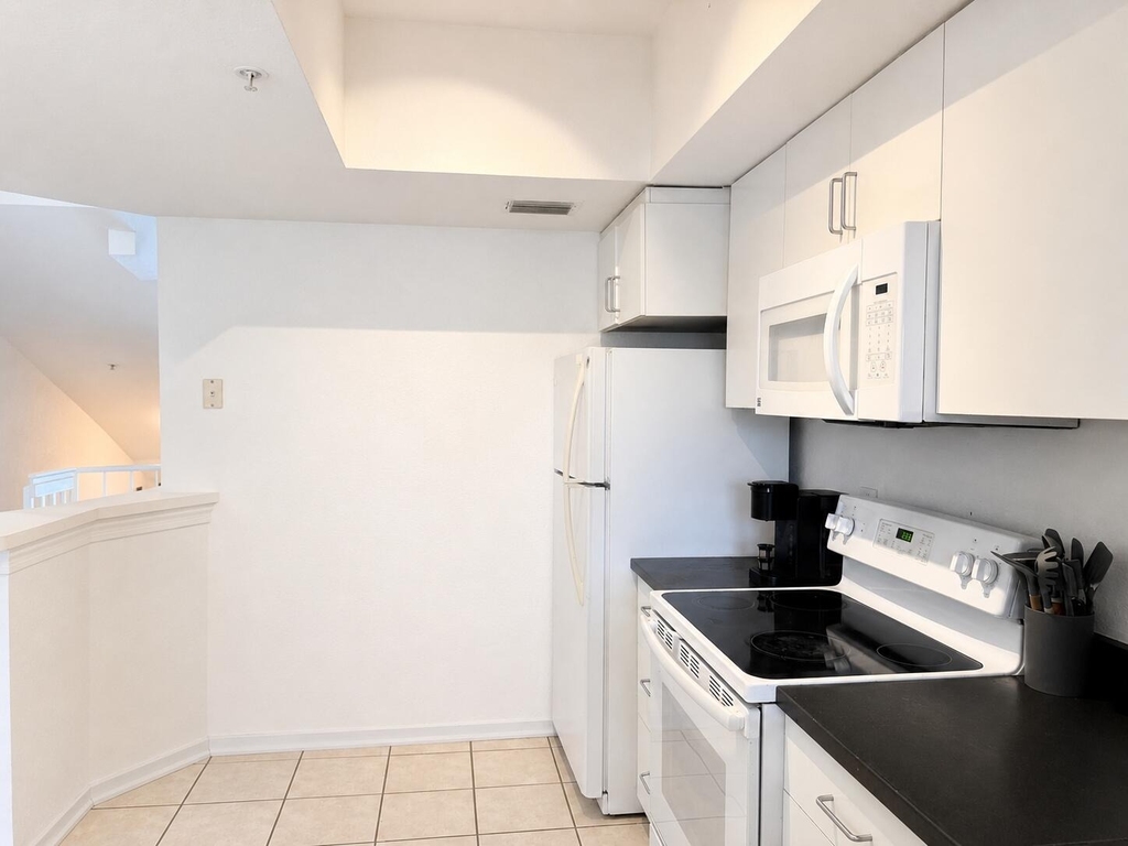 711 Sw 148th Avenue - Photo 6