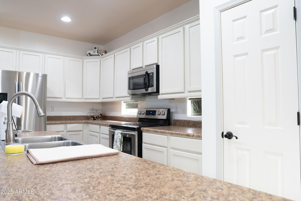16062 W Tohono Drive - Photo 4