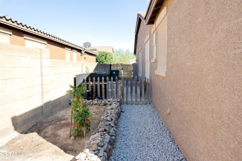 16062 W Tohono Drive - Photo 40