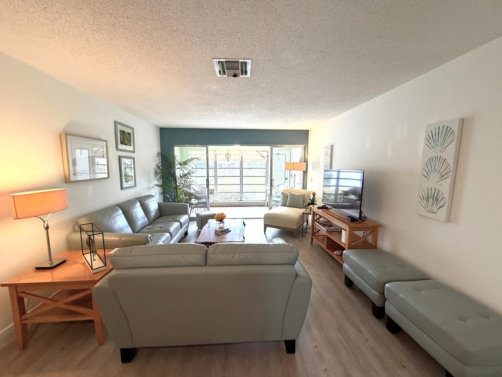 2520 Pansey Lane - Photo 4