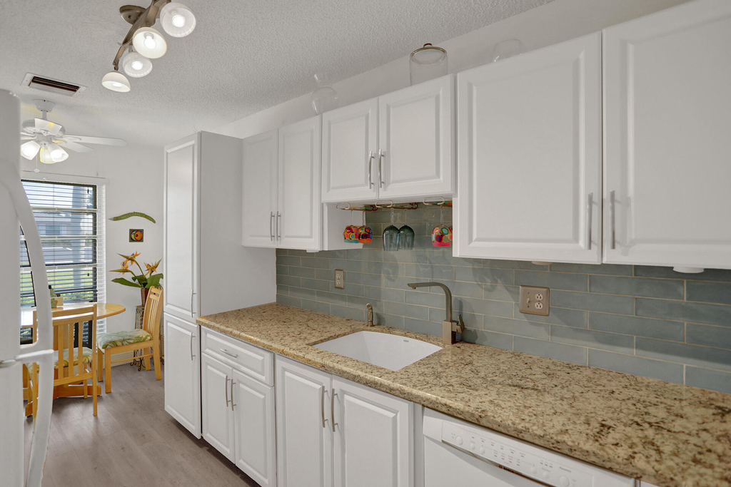2520 Pansey Lane - Photo 7