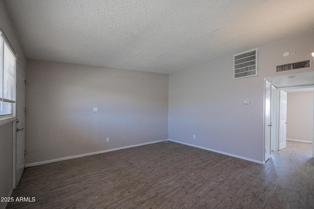 2115 W Devonshire Avenue - Photo 5
