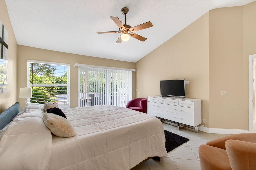 2034 Nw 52nd Street - Photo 16