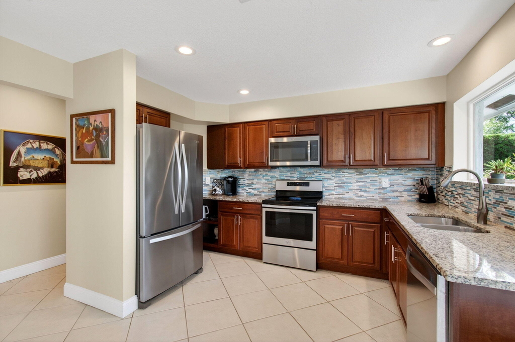 2034 Nw 52nd Street - Photo 11