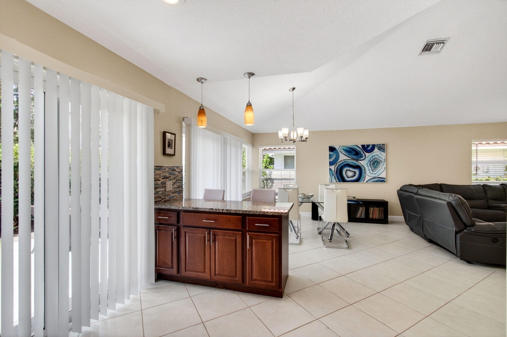 2034 Nw 52nd Street - Photo 15