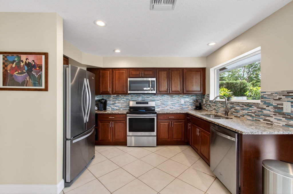 2034 Nw 52nd Street - Photo 10