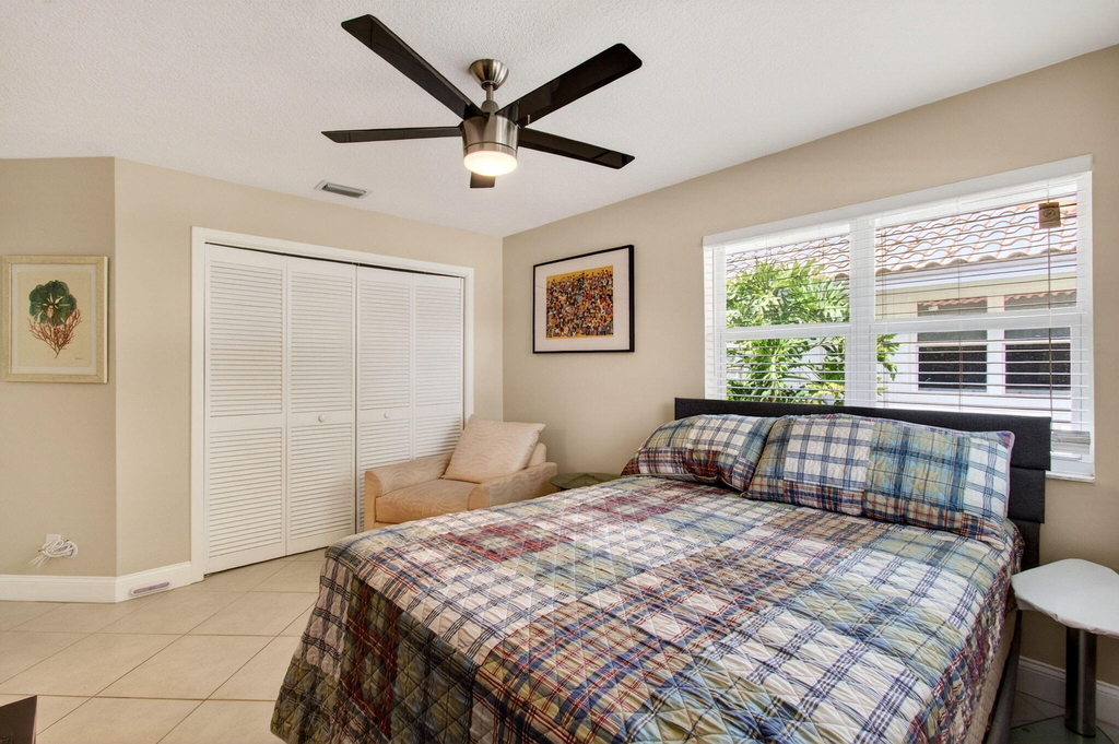 2034 Nw 52nd Street - Photo 23
