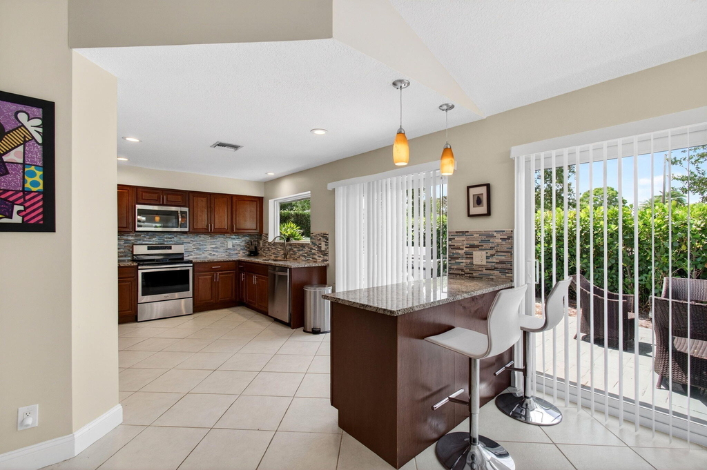 2034 Nw 52nd Street - Photo 8
