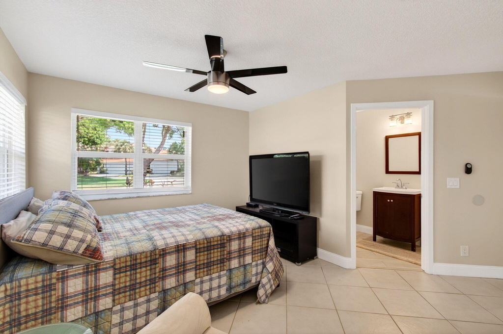 2034 Nw 52nd Street - Photo 22
