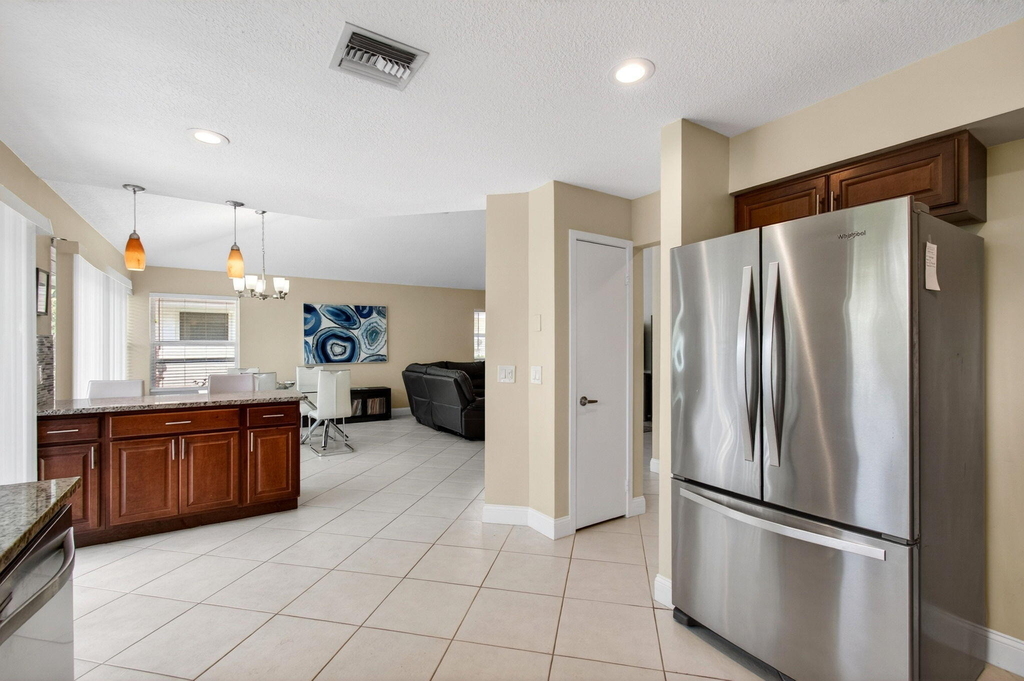 2034 Nw 52nd Street - Photo 14