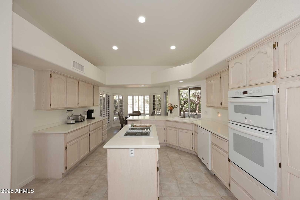 18510 E Leather Lane - Photo 14