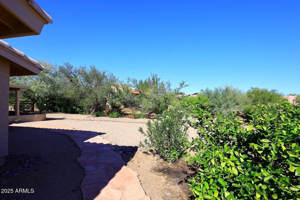 18510 E Leather Lane - Photo 34