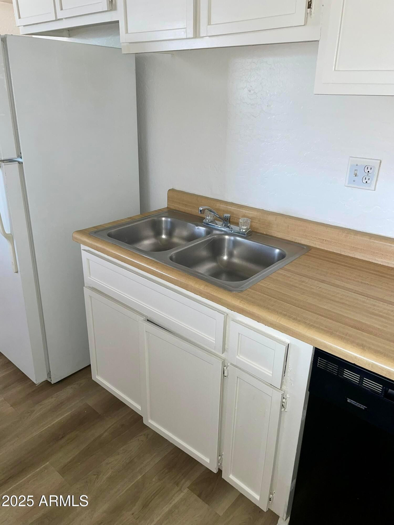 2002 E Sweetwater Avenue - Photo 5