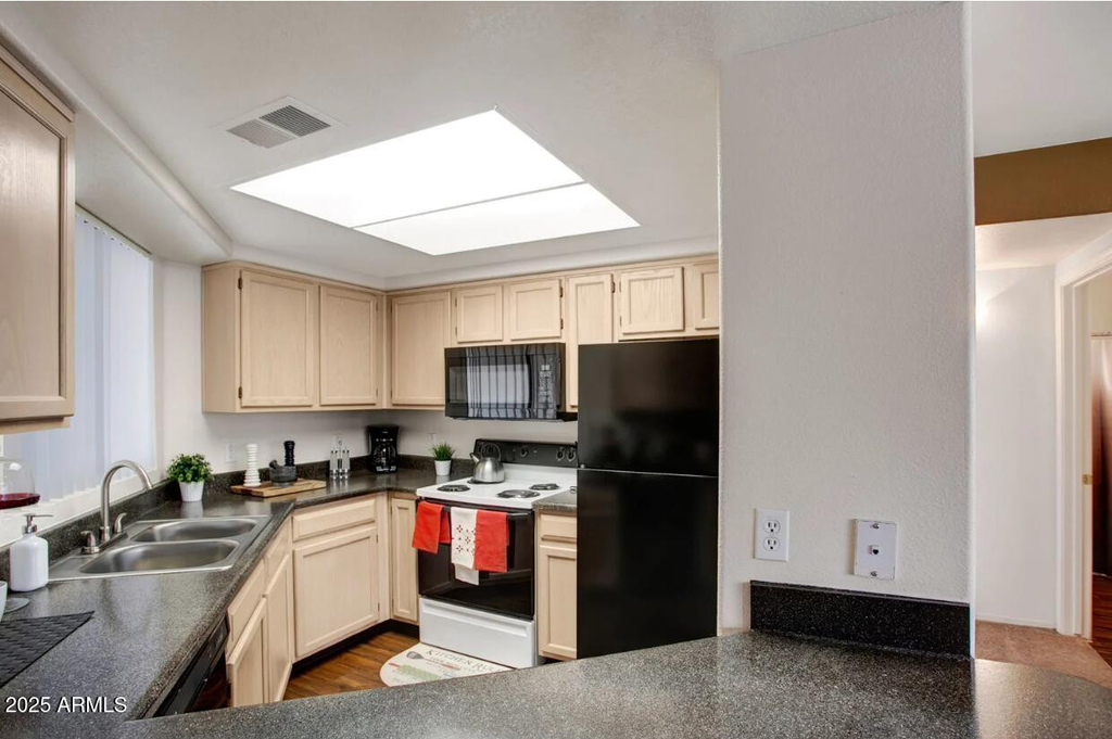 1550 E Thunderbird Road - Photo 2
