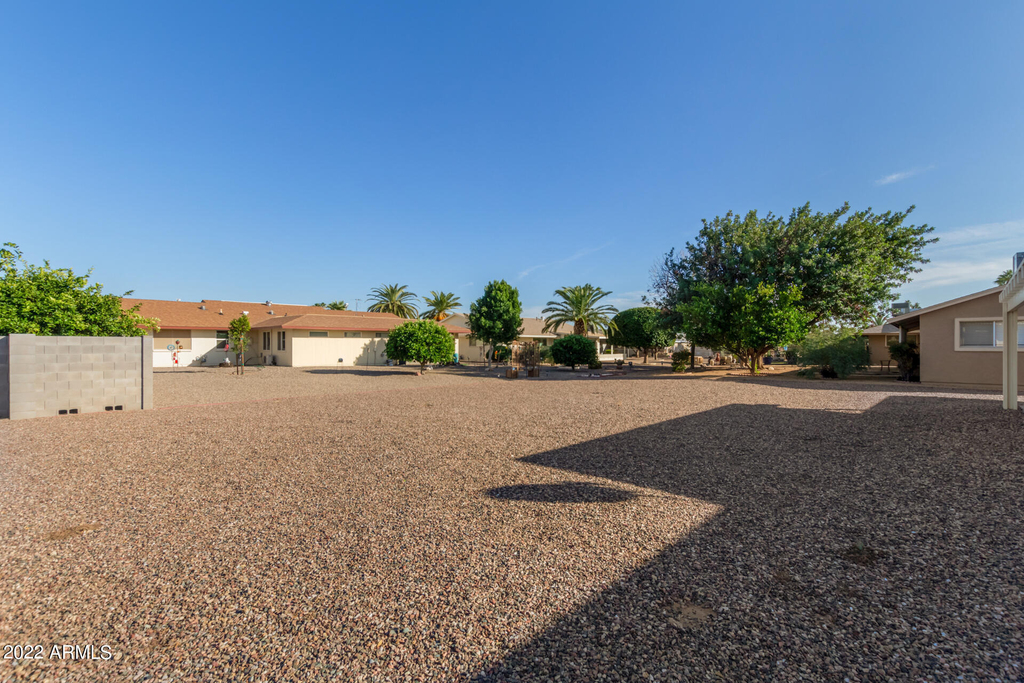 10831 W Tropicana Circle - Photo 22