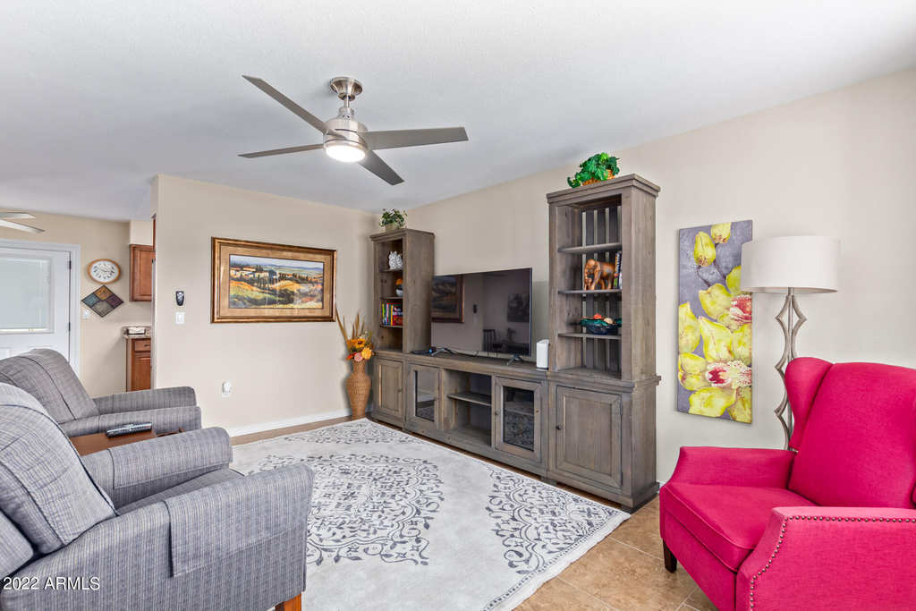 10831 W Tropicana Circle - Photo 2
