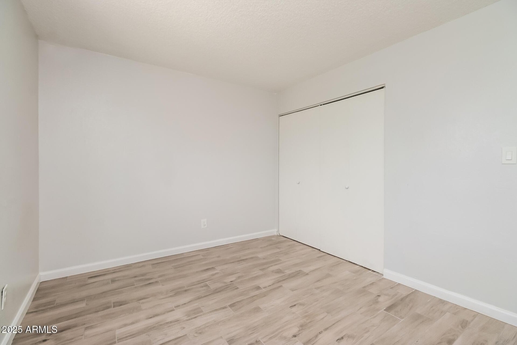 1050 W University Drive - Photo 11