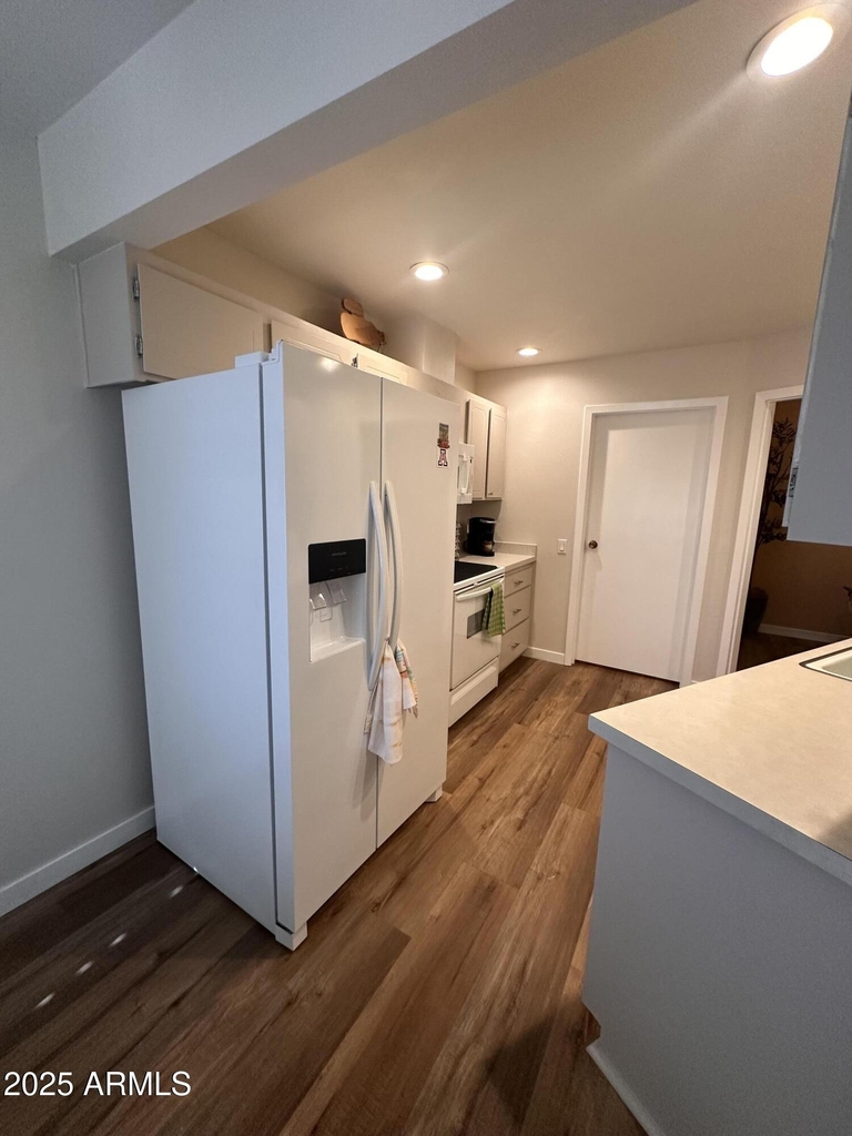 17247 N 106th Avenue - Photo 8