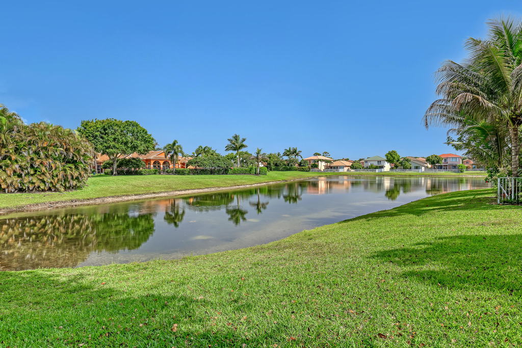 176 Bellezza Terrace - Photo 46