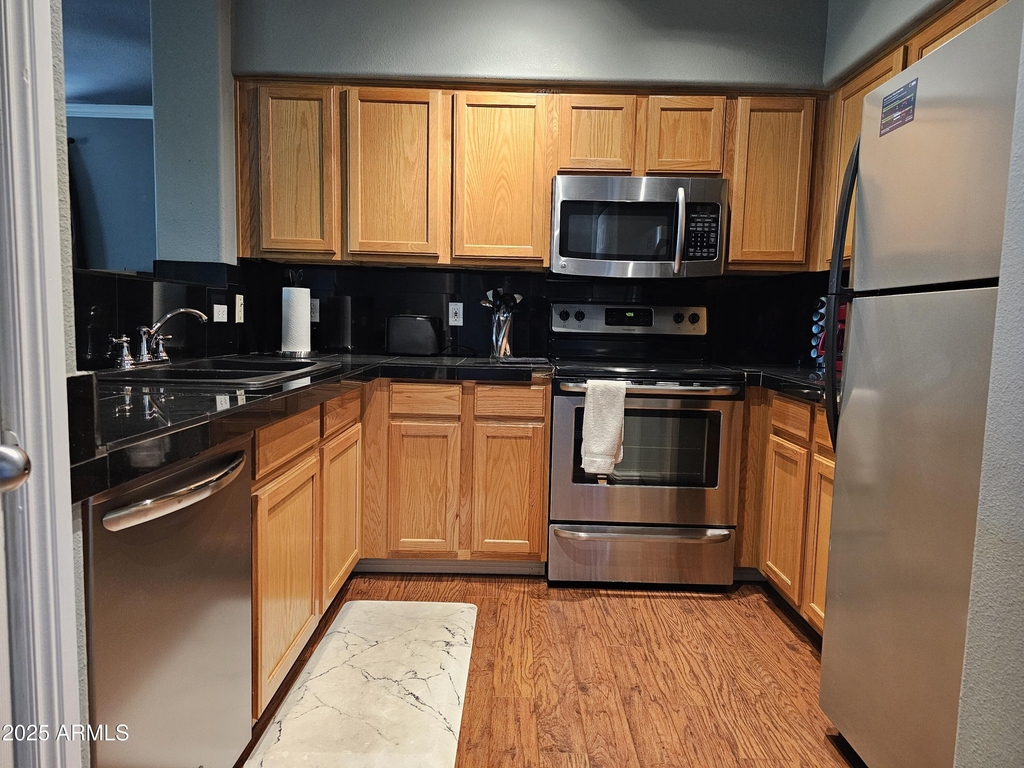 20100 N 78th Place - Photo 2