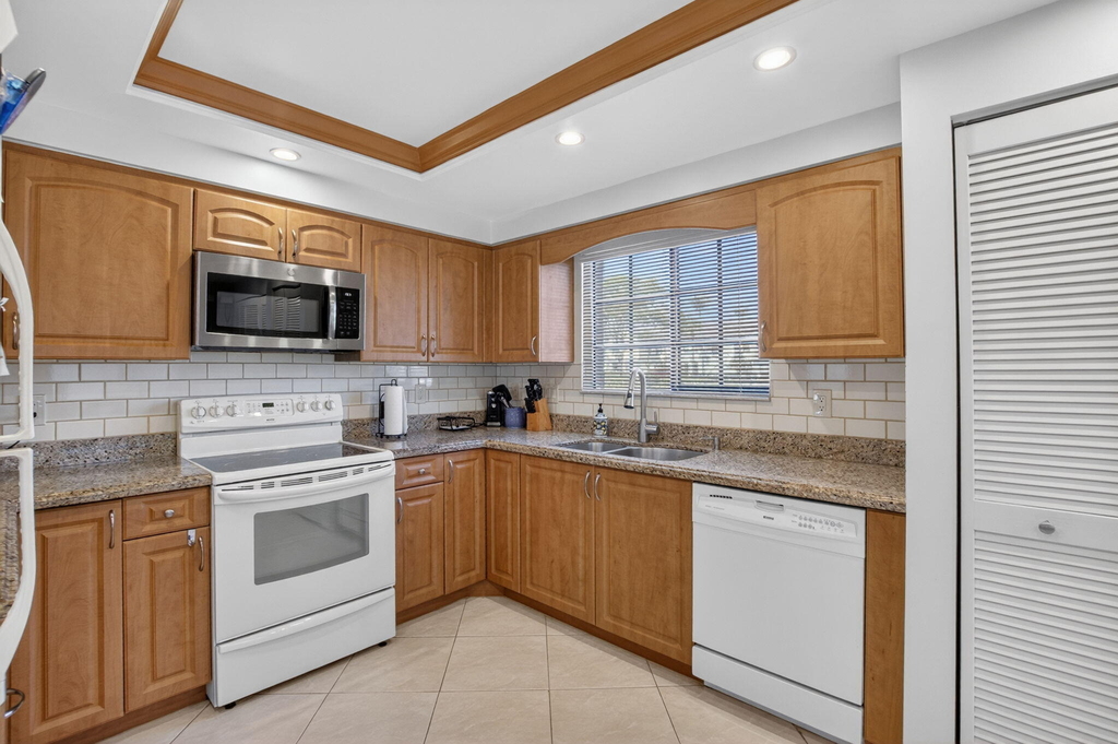 15694 Loch Maree Lane - Photo 12