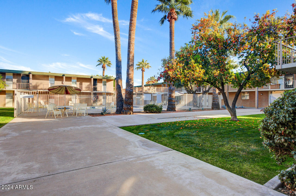 3737 E Turney Avenue - Photo 18