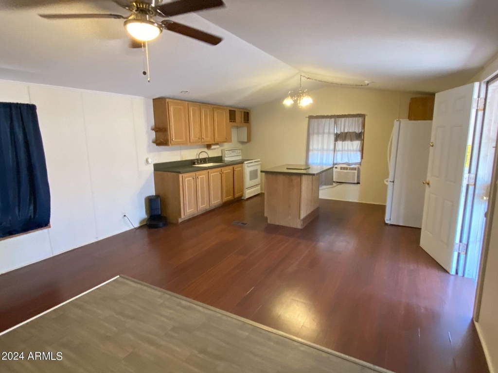 33401 N 224th Avenue - Photo 2