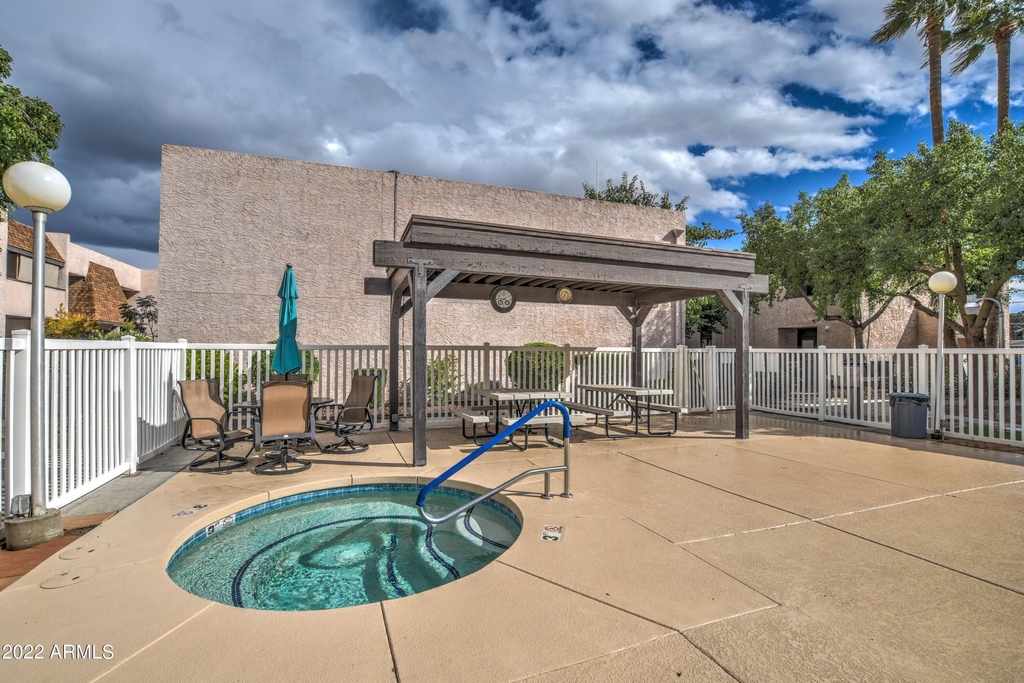 886 W Galveston Street - Photo 2