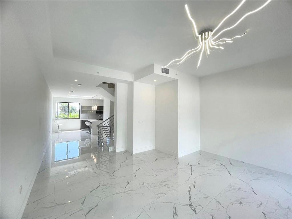 113 Se 1st Circle - Photo 2
