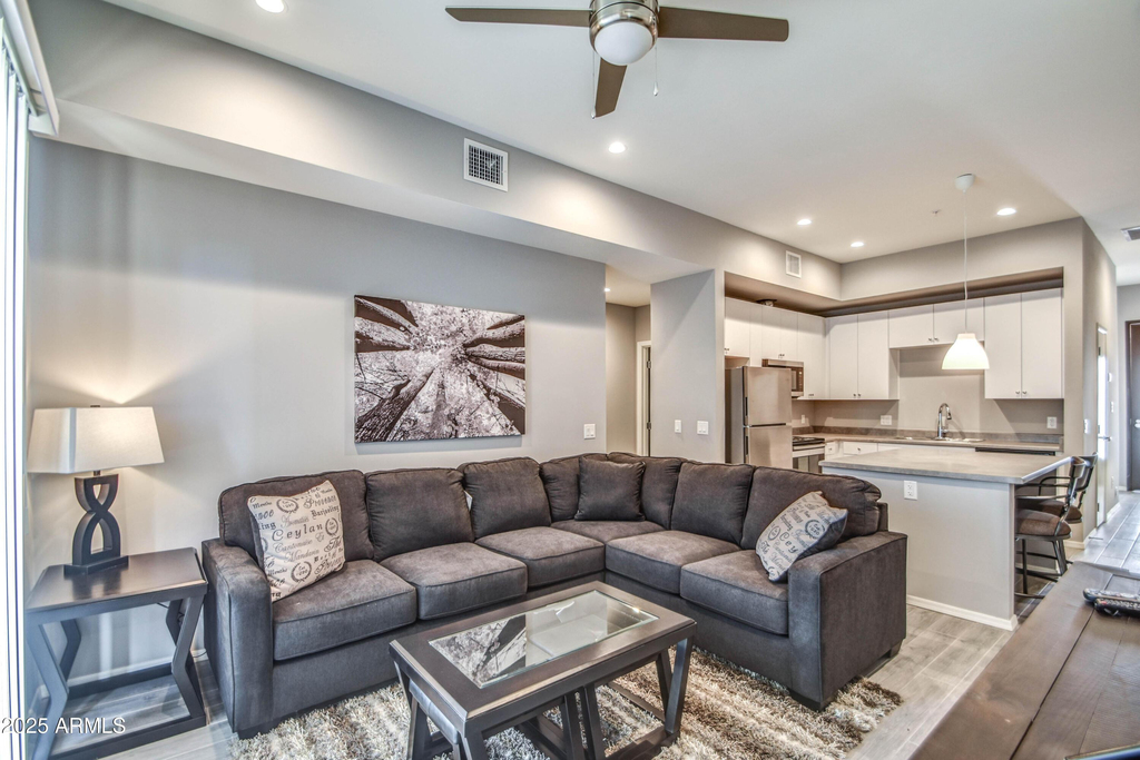 1037 S Farmer Avenue - Photo 8