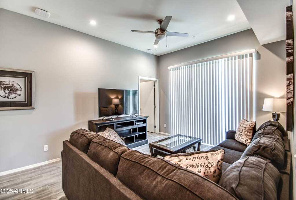 1037 S Farmer Avenue - Photo 9