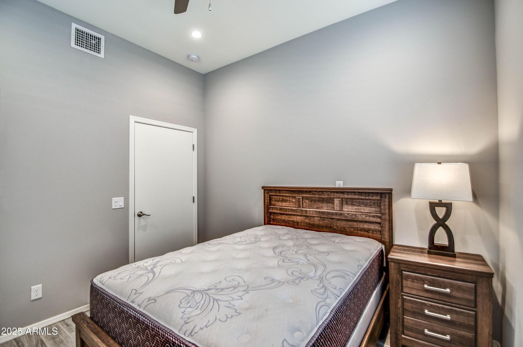 1037 S Farmer Avenue - Photo 11