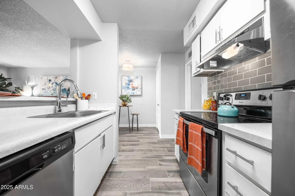 9410 N 31st Avenue - Photo 2