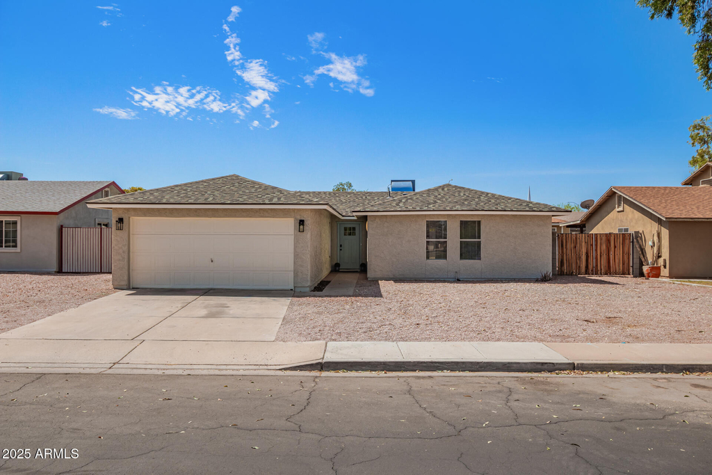 155 W Hunter Street - Photo 0