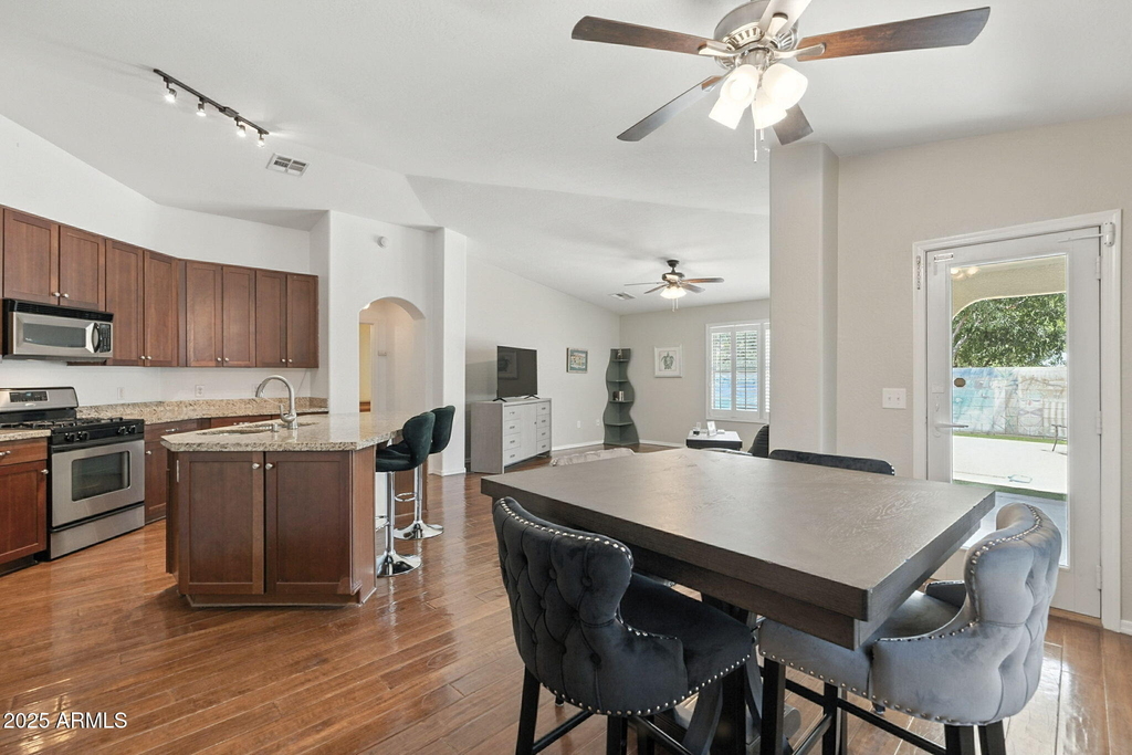 15927 N 171st Drive - Photo 7