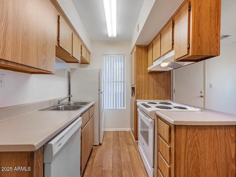 5750 N 59th Avenue - Photo 2