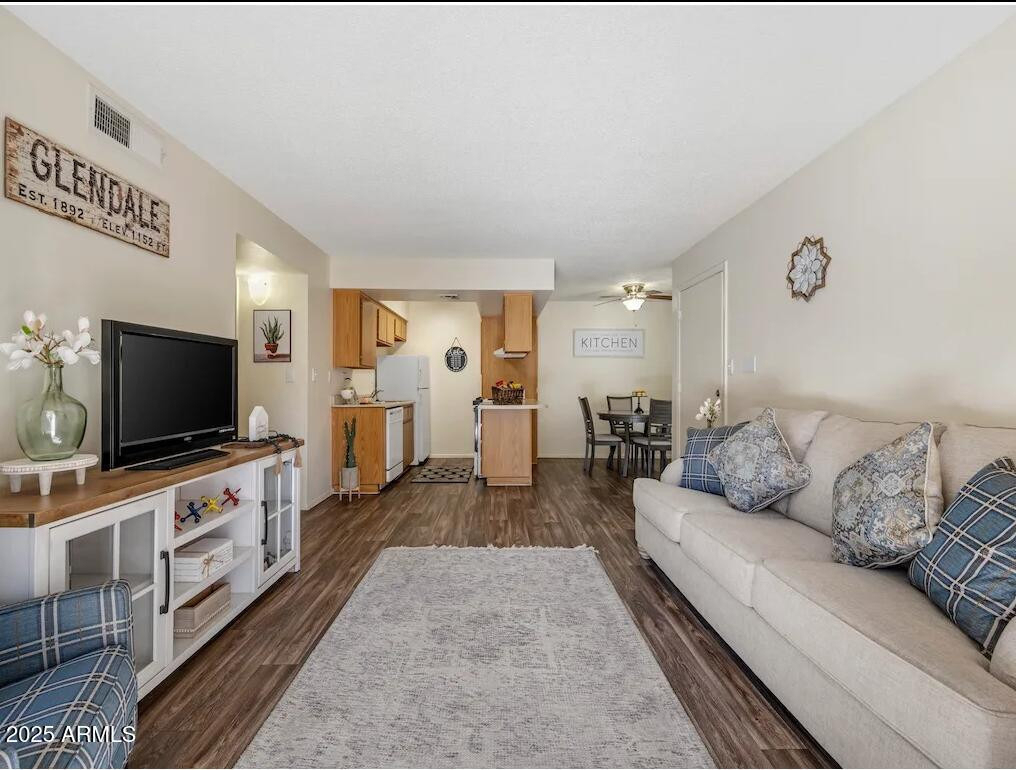 5750 N 59th Avenue - Photo 1