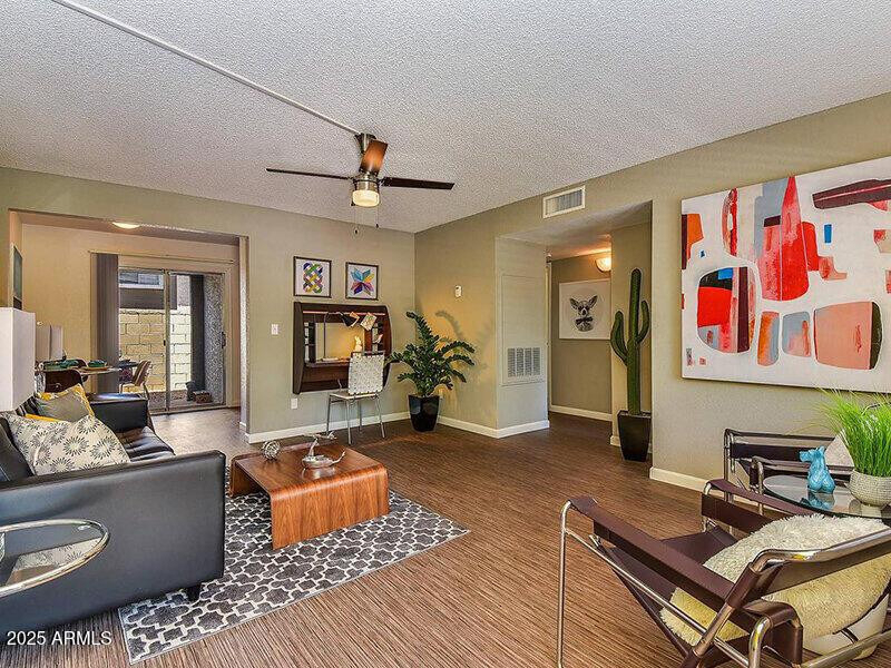 17805 N 40th Street - Photo 2