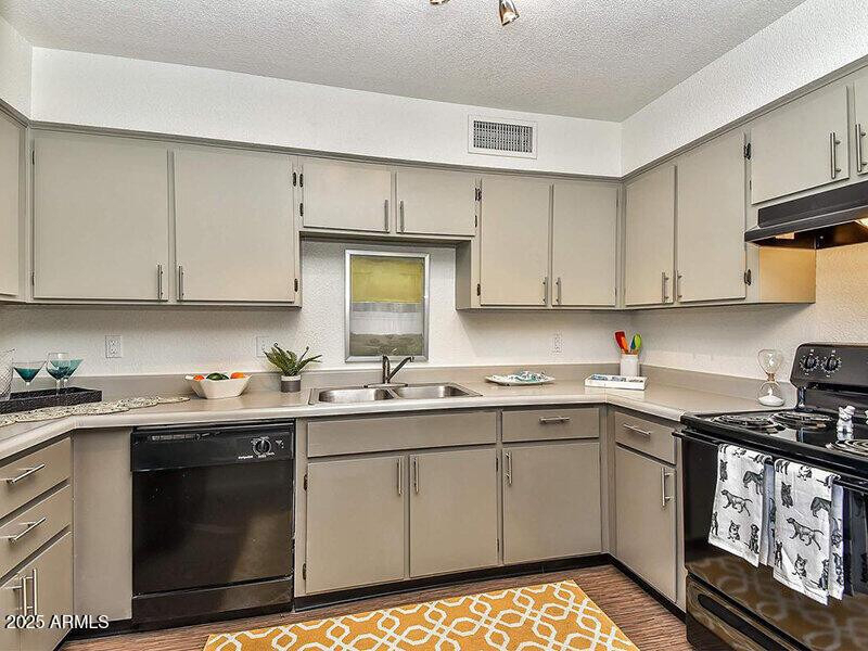 17805 N 40th Street - Photo 5