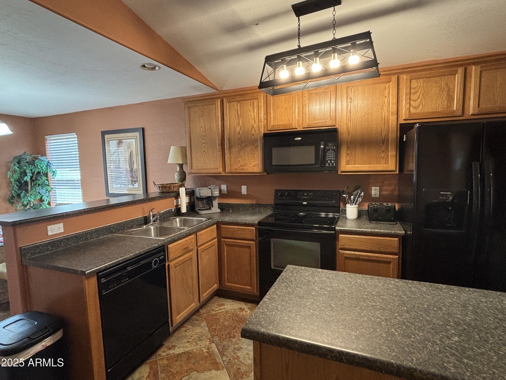 776 W Fairlane Court - Photo 3