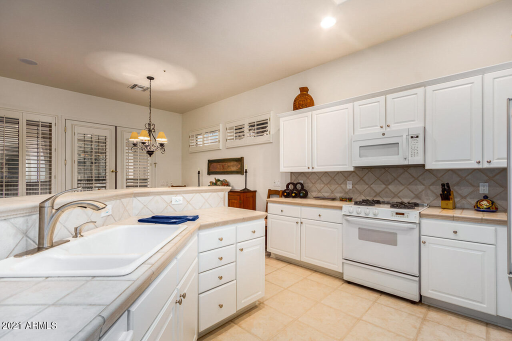 6892 E Nightingale Star Circle - Photo 8