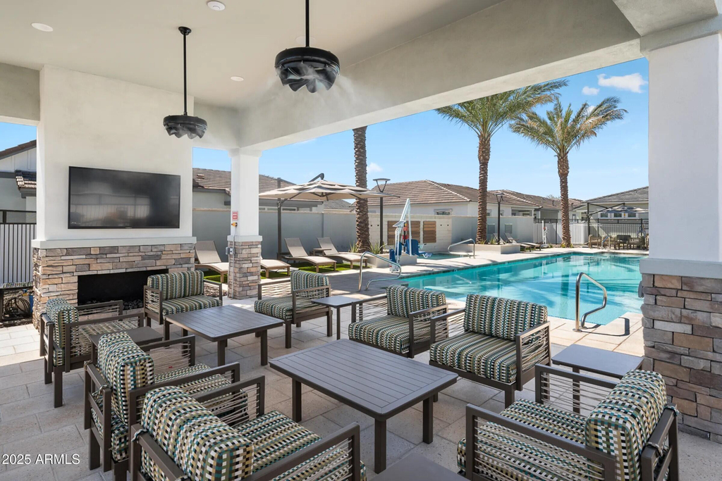15601 W Cactus Road - Photo 8